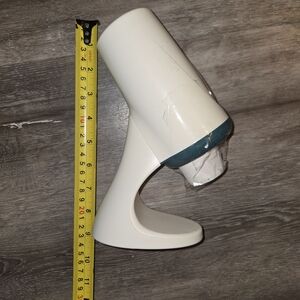 Modern White and‎ Blue Bath Accessory